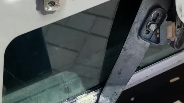 W126 window fix