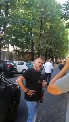 Radio Forcella protesta davanti alla sede RAI di Napoli