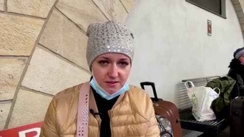 'I want to fight': Ukrainian mother heads home