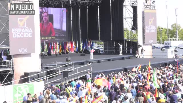 María: "Me gusta VOX porque es la única fuerza que defiende valores tradicionales y patrióticos"