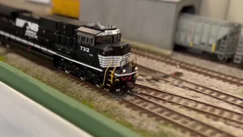 Smokey City HO layout Grand River Mall