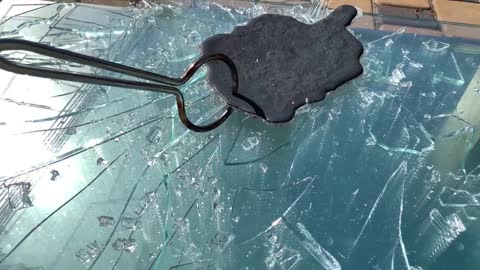 EXPERIMENT: LAVA vs AIRPLANE GLASS