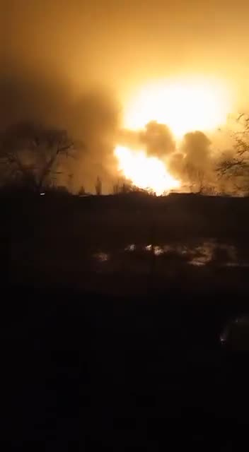 Novomoskovsk, a strong fire after a Russian drone attack.