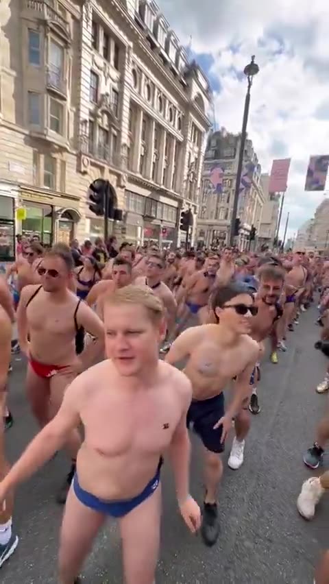 In questa guerra di 5° generazione , vince chi detiene più froci e puttane ..