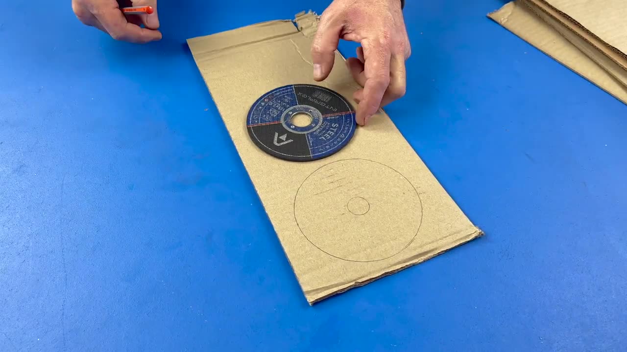 Insert Cardboard Into An Angle Grinder And Be Amazed!