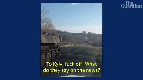 Ukrainian citizen confronts Russian soldiers after tank runs out of fuel