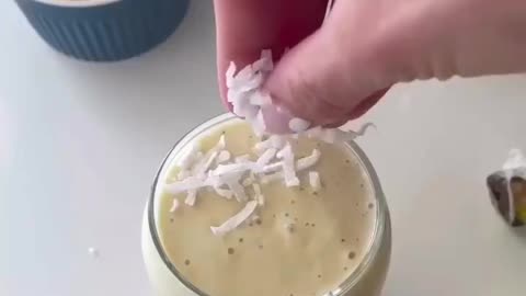 Tropical Protein Smoothie by @bevsbybeverly