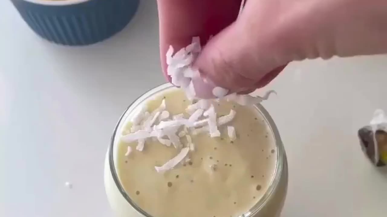 Tropical Protein Smoothie by @bevsbybeverly