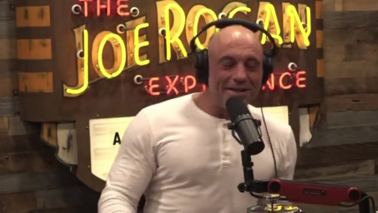 Joe Rogan Mocks Hollywood Libs Criticizing Oliver Anthony