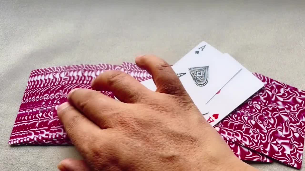 How to find the prophecy card in the shuffled card, relying on memory? It's really simple