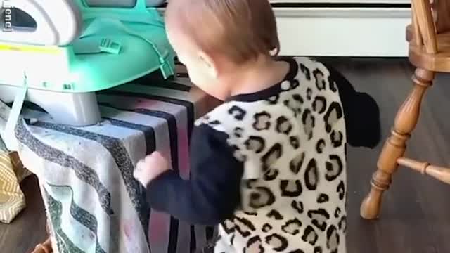 Amazing baby dancing