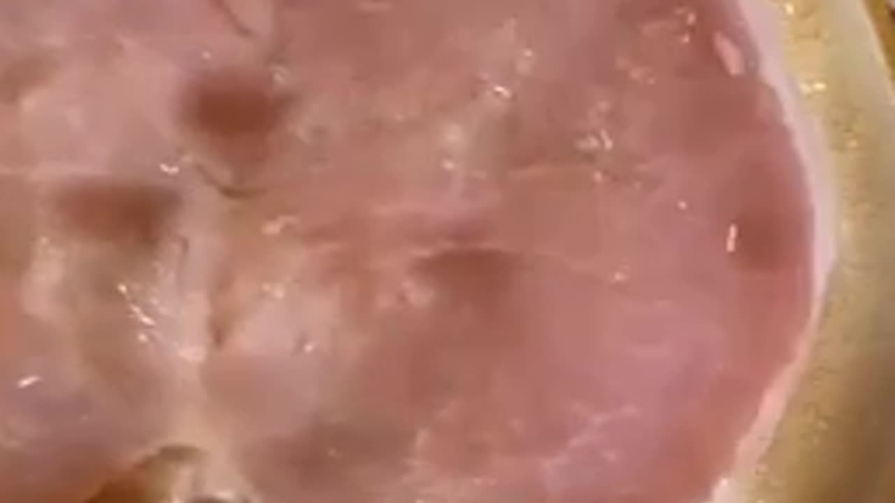 HAVE YOU SEEN WHAT HAPPENS WHEN YOU POUR SODA ON MEAT