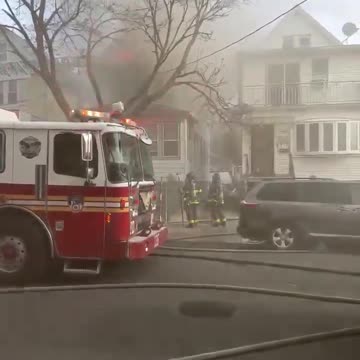 🚨Warning: Smoke Rising From Fire Elmhurst I Queens