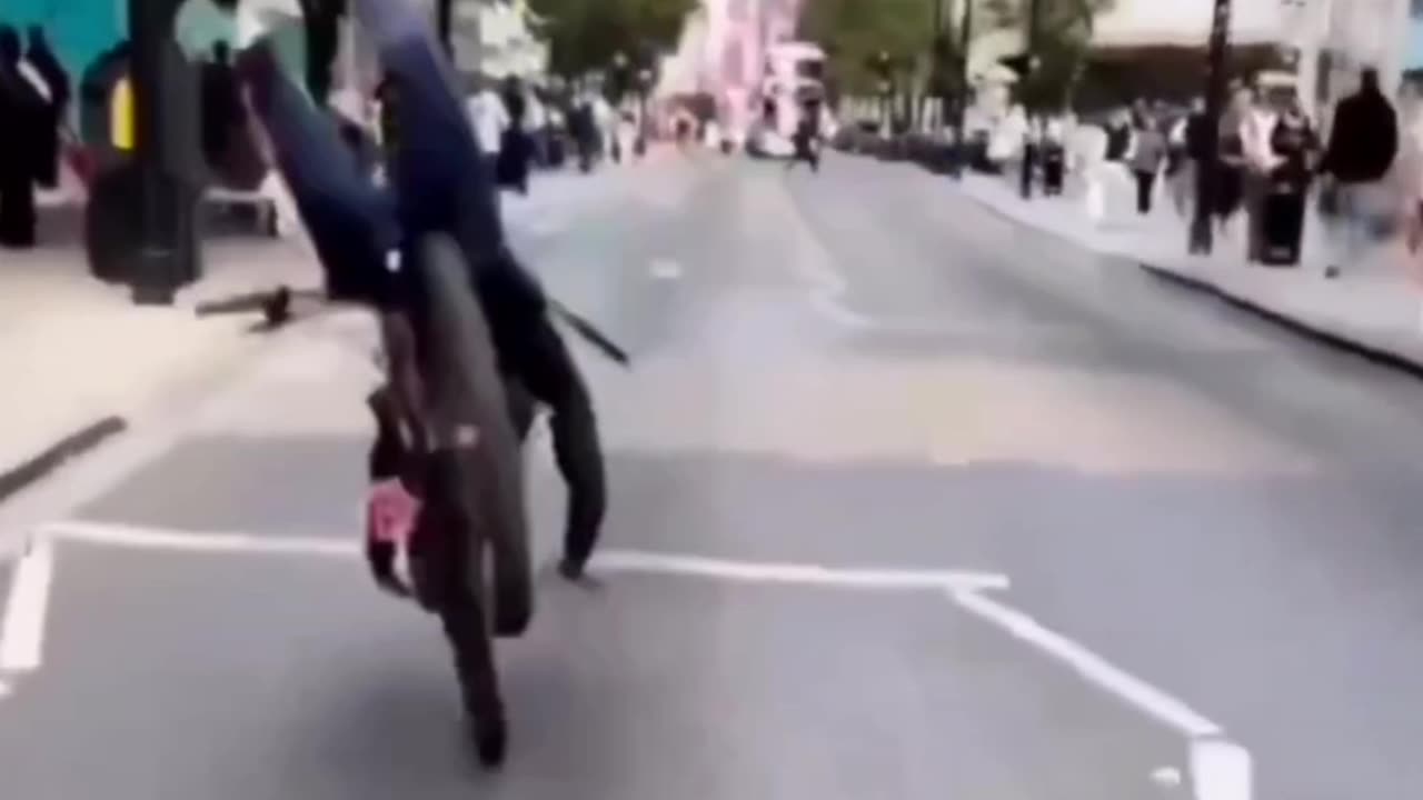 Idiot of the Day Award goes to...