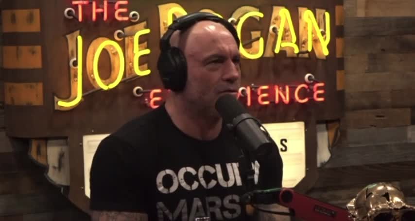 Joe Rogan Blasts Trudeau, Ardern & Newsom for Acting as All-Out 'Demons' During C19