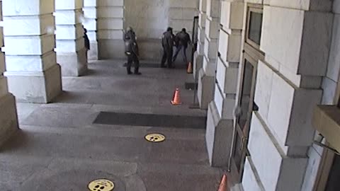 3210LHOB01MainEntranceExterior_2021-01-06_16h31min59s293ms.mp4