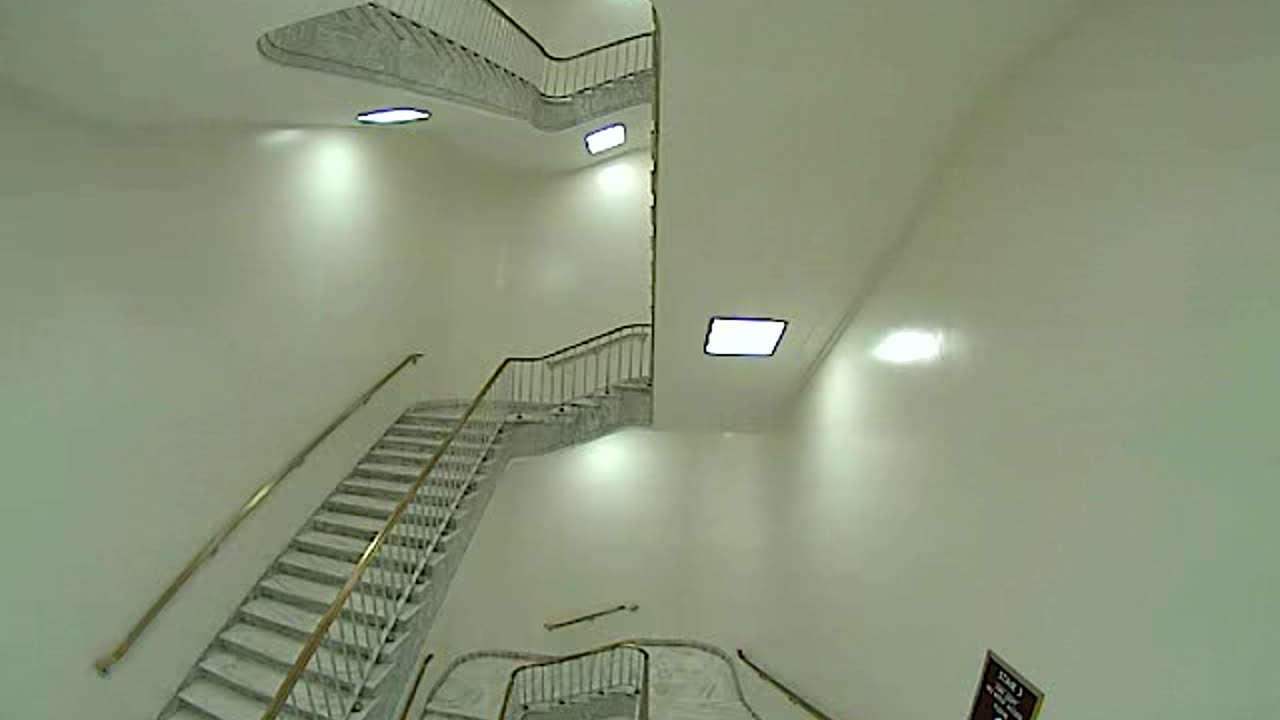 3151RHOB01Stair3_2021-01-05_06h00min01s237ms.mp4