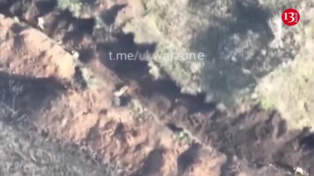 Drone annihilates Russians in trenches – They leave behind fellow soldier they had been dragging