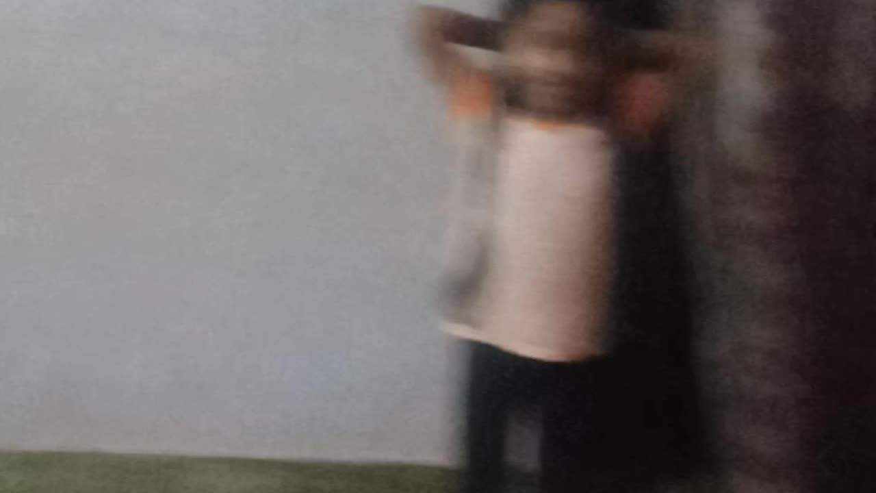 Ammoos dancing