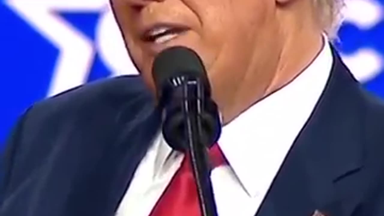 Trump says . He can end Ukraine war in a minute 😱😱 #shorts #trump #fifaworld