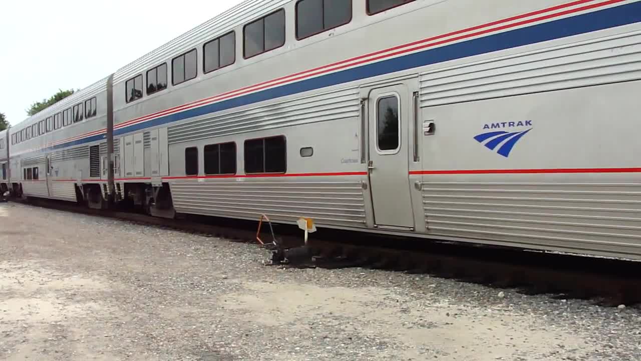 FLORIDAS LONGEST PASSENGER TRAIN AMTRAK AUTO TRAIN LEAVES STATION!!