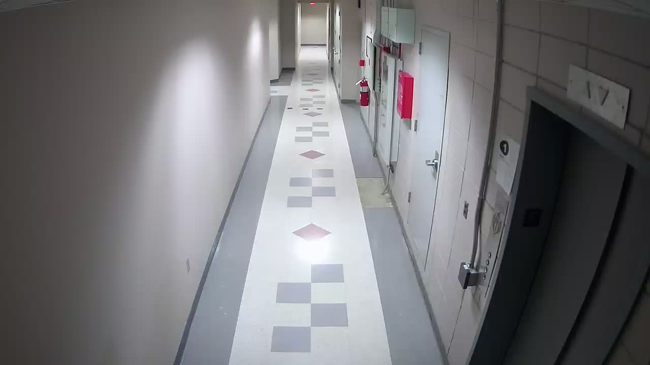 8801VZN01Elevator_2021-01-05_04h00min00s743ms.mp4