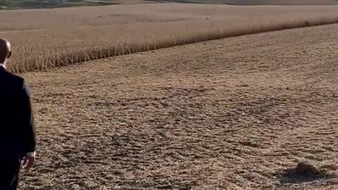 Trump Stops in #IOWA today at a Family Farm !