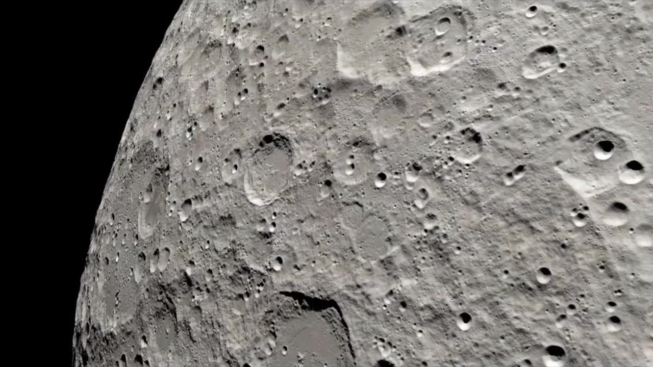 Apollo 13 first visit to moon