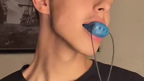 To ways to get jawline