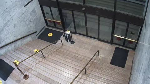 1446HSOB01CStreetDoor_2021-01-05_01h40min00s380ms.mp4