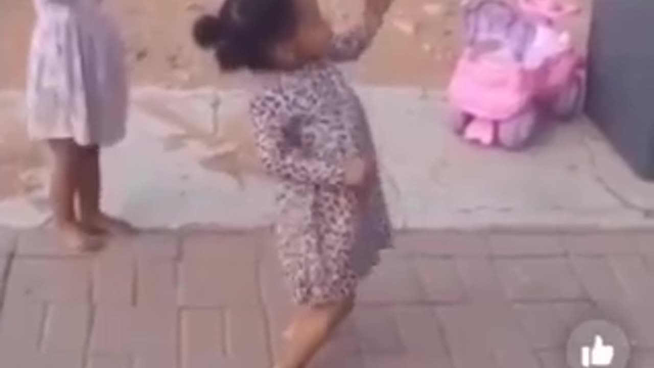 African baby dancing amapiano