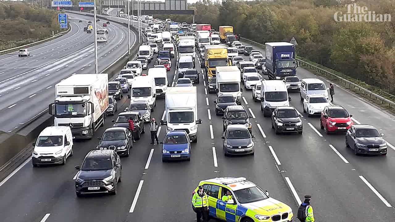 Just Stop Oil activists climb M25 gantries for second day