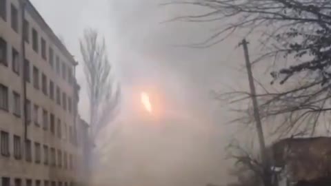 Video of Ukrainian fighters from Bakhmut operating an MLRS from a position on a residential street.