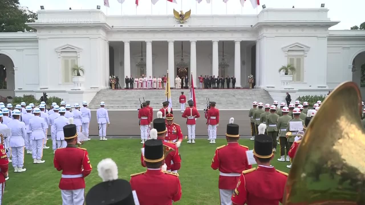 Pope Francis welcomed by Indonesian president in Jakarta