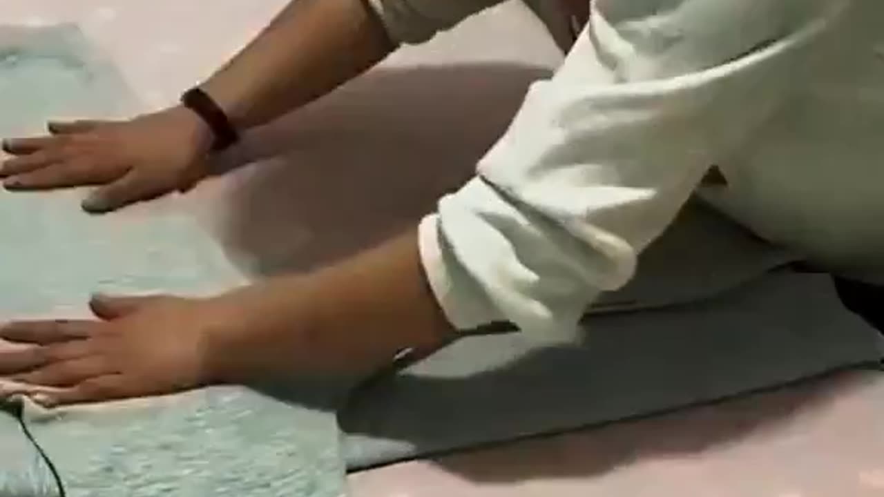 Clothes folding methods