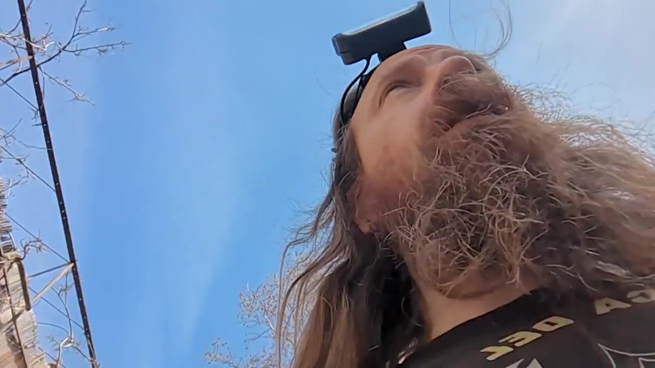 2023-03-18 (2) - Il fait toujours beau dans le sud - Twitch Meutemediatique (clip)