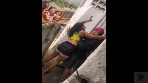 Annoying Woman Punched By Cop During Arrest Of Her Relative