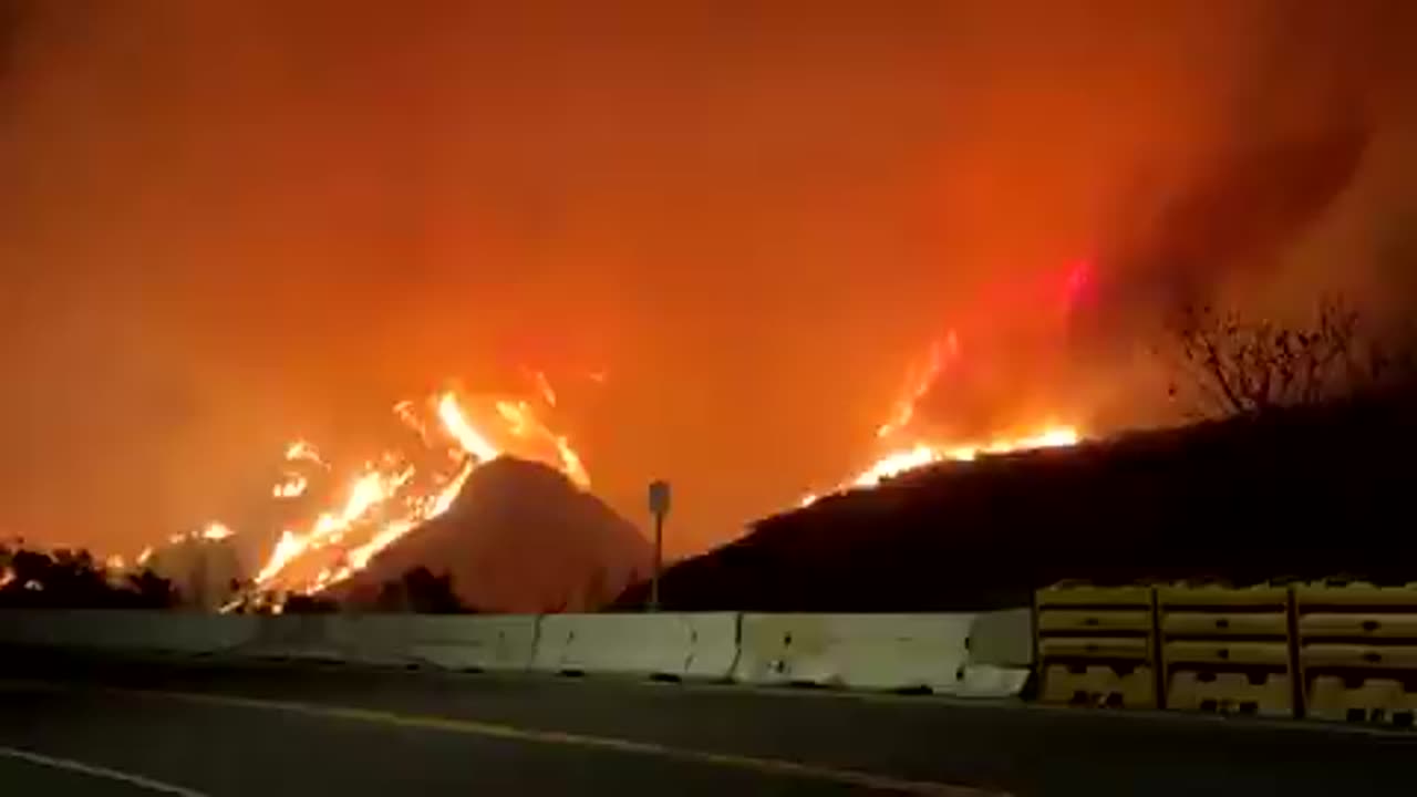 Franklin brush fire close to Malibu has now spread to encompass over 2,800 acres,