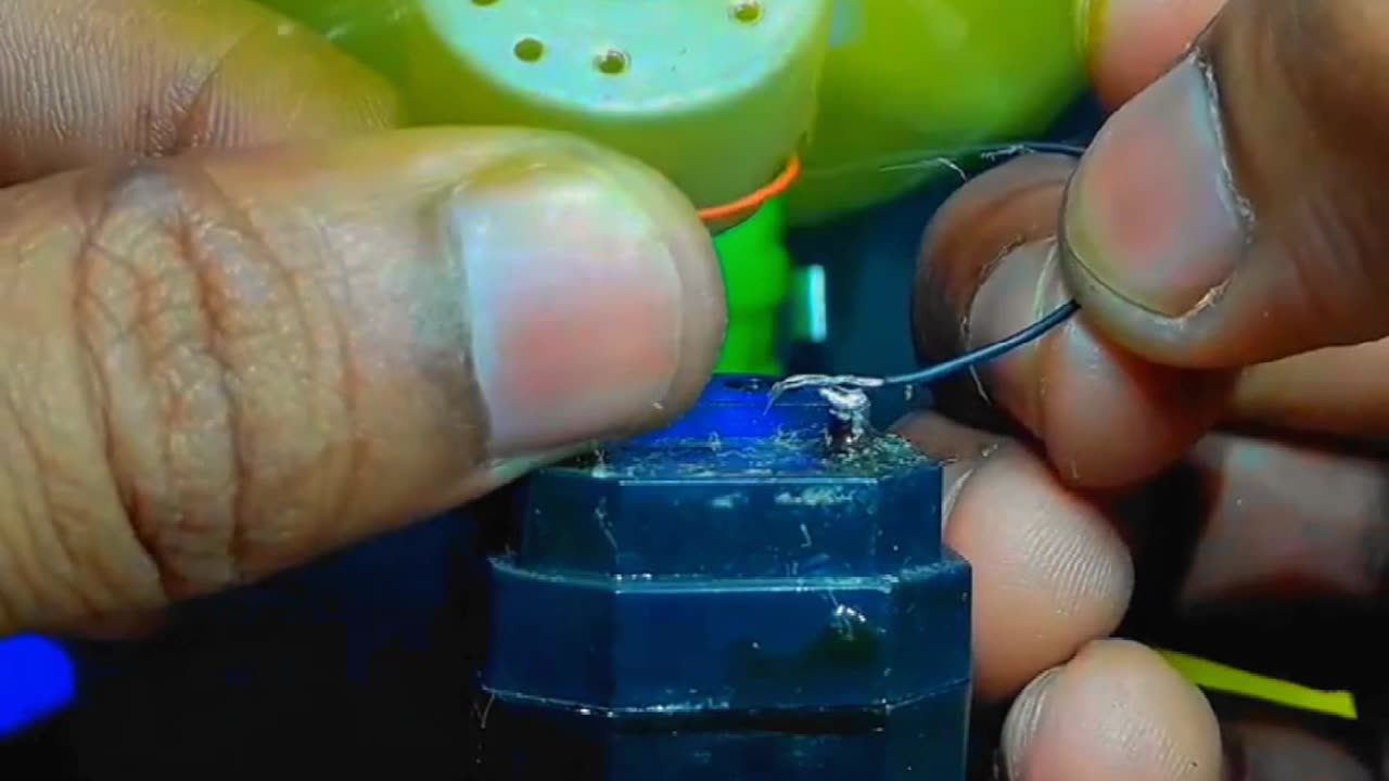 Connect DC Motor to 4V Battery