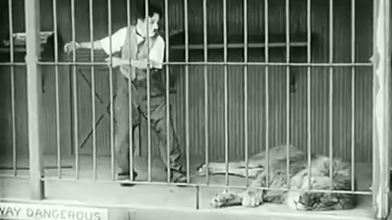 Charlie Chaplin - The Lion's Cage