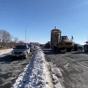 TRUCKER CONVOY BLOCKING BORDERS MICHIGAN AND CANADA
