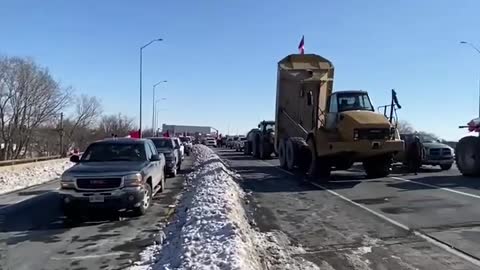 TRUCKER CONVOY BLOCKING BORDERS MICHIGAN AND CANADA