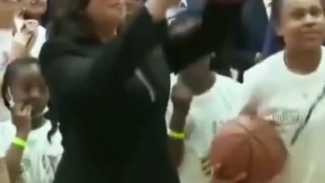 🤣"KAMALA HARRIS SHOTS THE BASKETBALL MISSING COMPLETELY KNOCKING BIDEN OFF HIS BIKE"🤣
