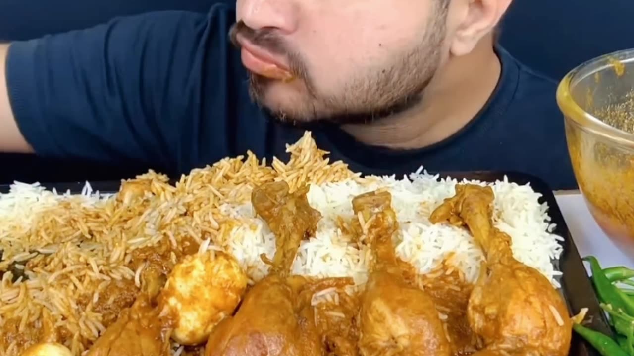 ASMR EATING SPICY CHICKEN CURRY+SPICY EGG CURRY+WHITE RICE+GREEN CHILLI || MUKBANG