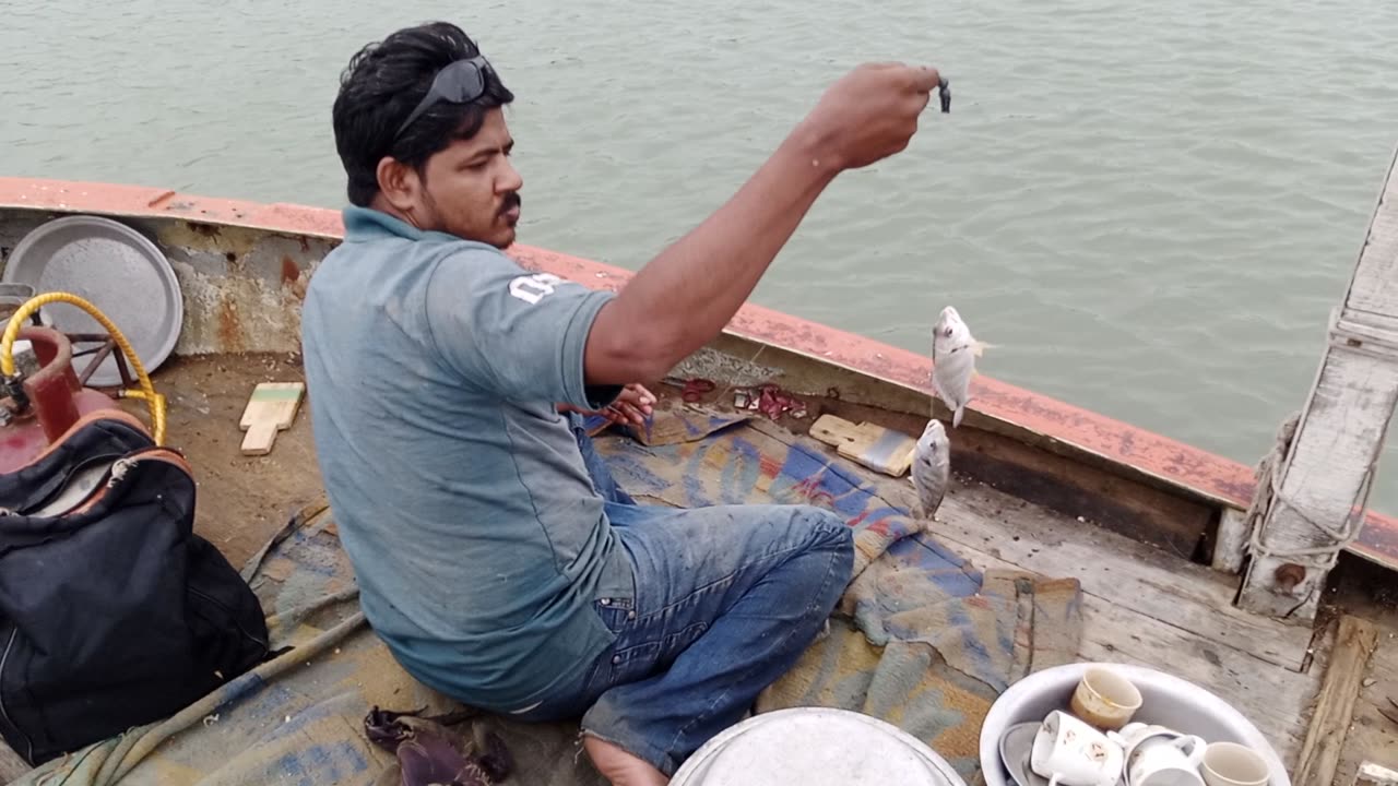 Mangrove fishing Karachi Pakistan rehri got