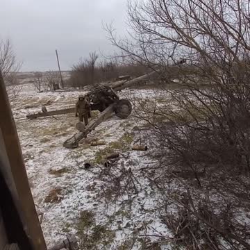 Firing Massive Ukrainian Field Gun