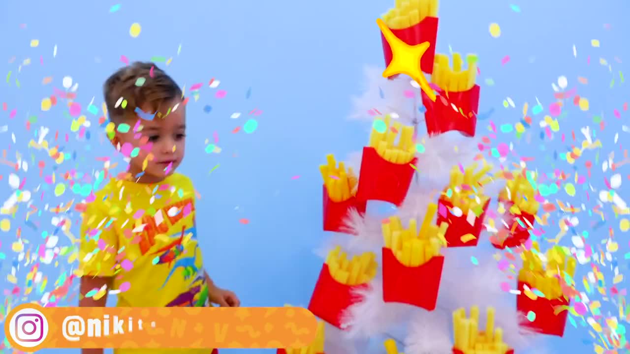Vlad and Niki pretend play and decorate the Christmas tree