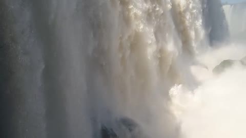 Video is very interesting, water and sky ⛅