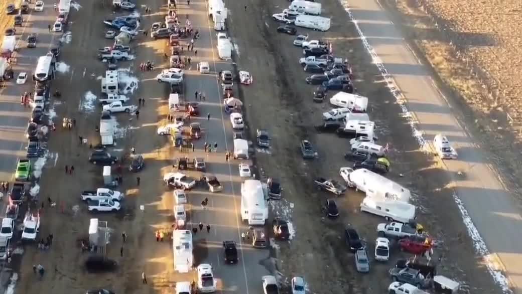 Canada - Coutts border crossing blockade continues