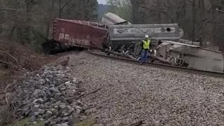 🚨 Norfolk Southern train derailed in Calhoun County, Alabama.